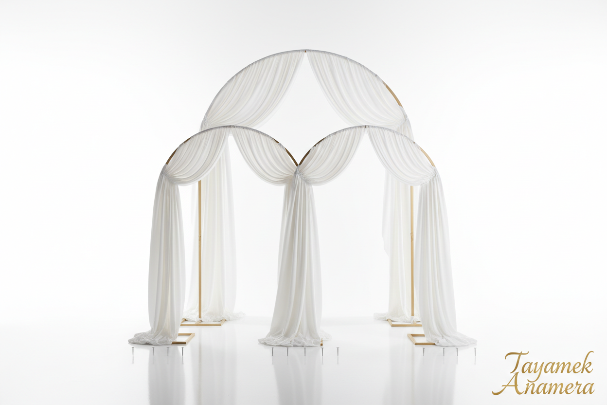 3 arches avec couverture blanche