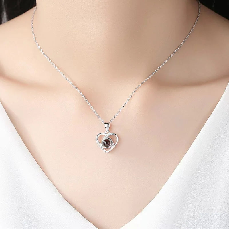 Custom Color Photo Projection Heart Necklace With Luxury Rose Box 2025 Girlfriend Mom Valentine Day Romantic Gifts