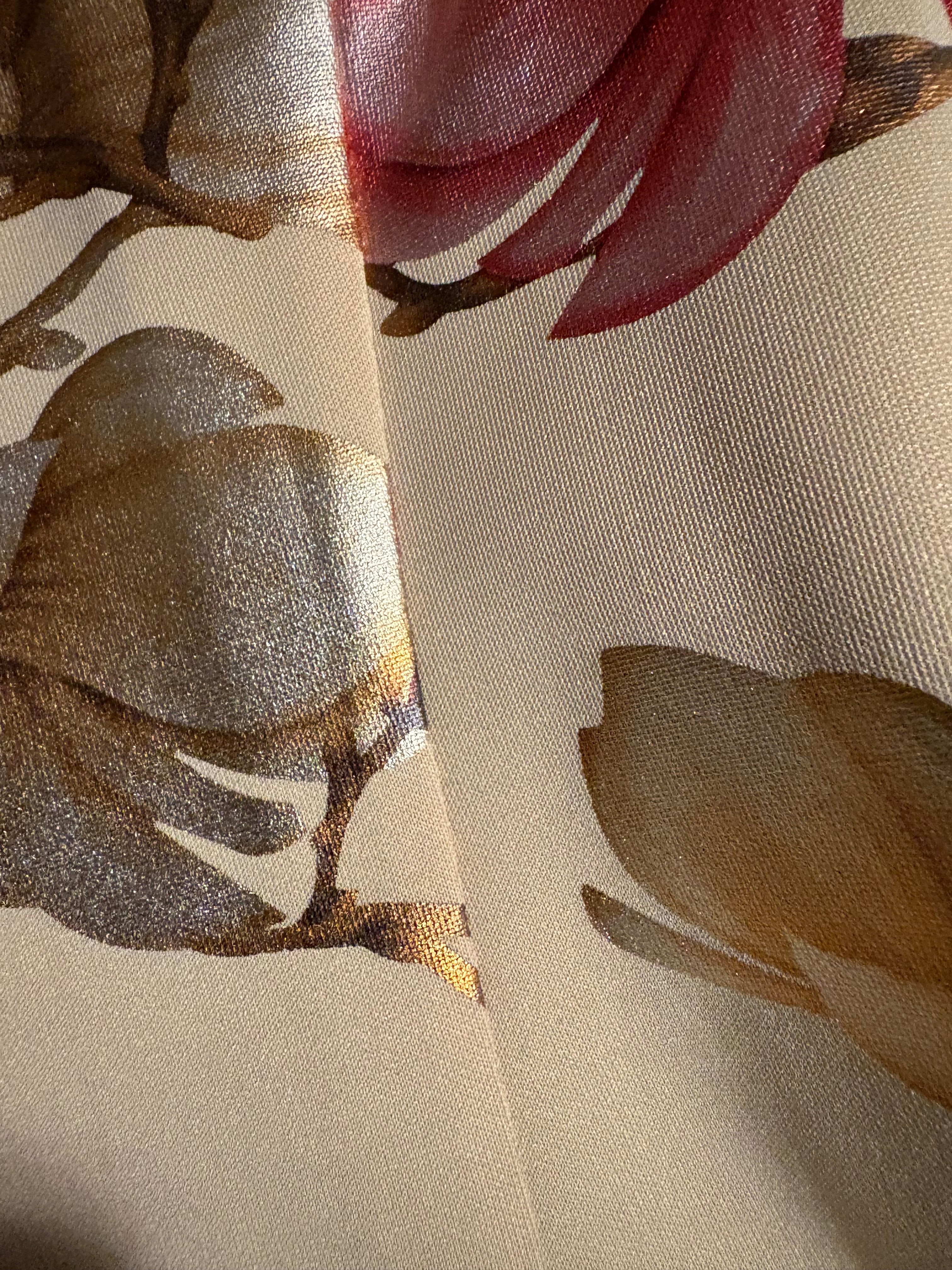 Chic Floral Dress by Focus Studio Perfect for Any Occasion Second Hand