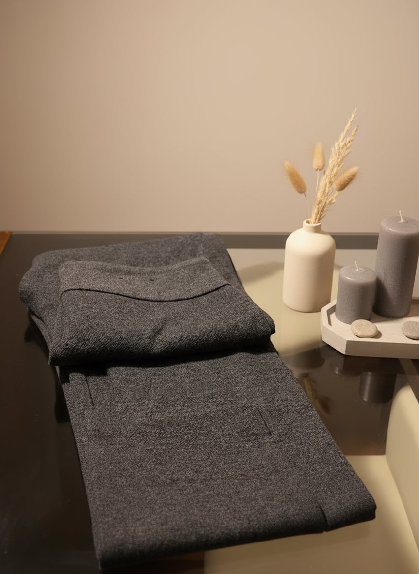 Dalia Grey Straight-Leg Pants – Size 6, Second Hand