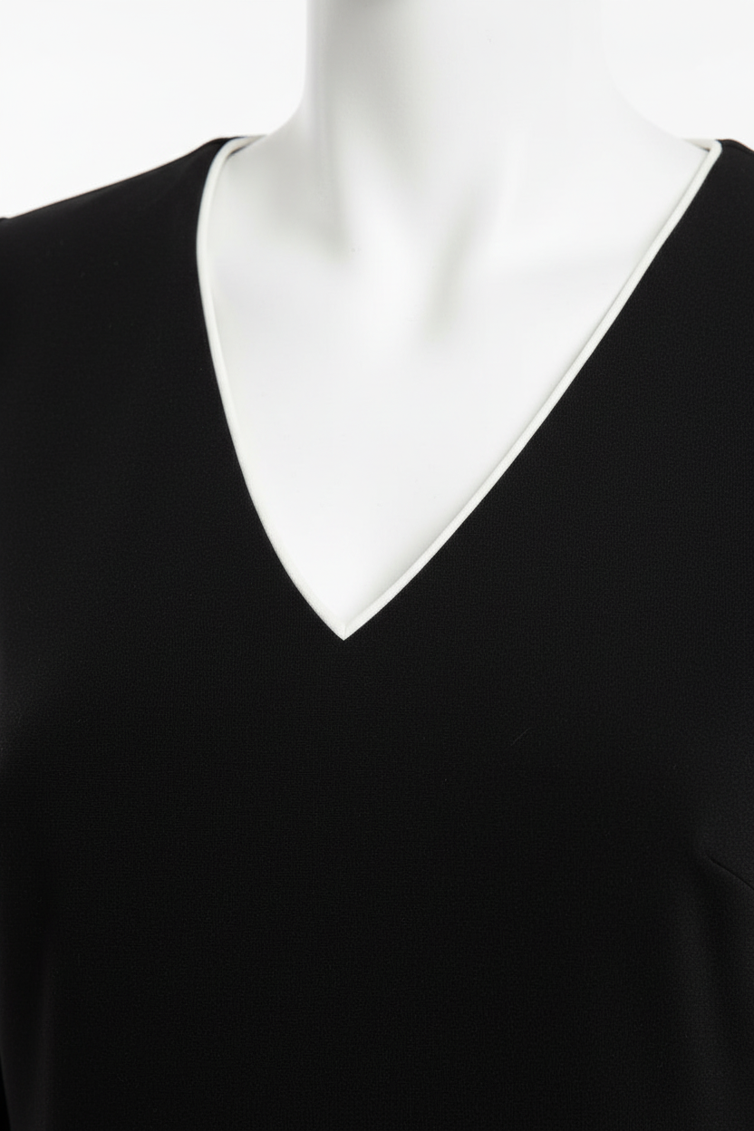 Détails robe Calvin Klein col V