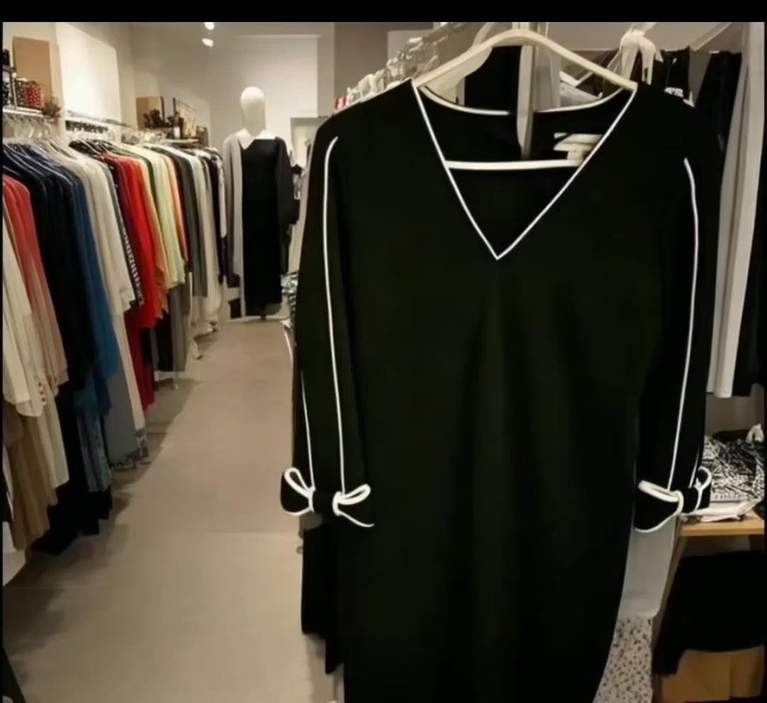 Calvin Klein Black & White V-Neck Sheath Dress – Size 6, Pre-Loved / Second Hand